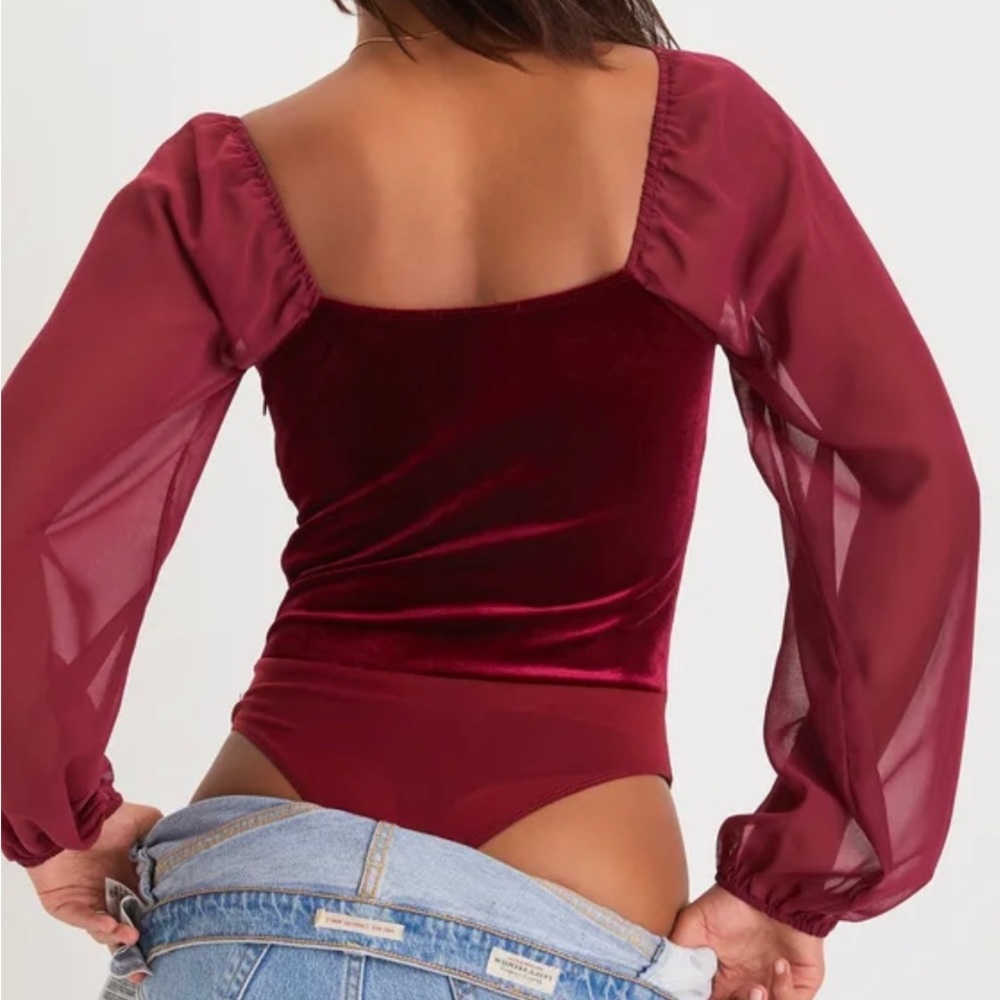 Lulus Chic Poise Wine Red Velvet Notched Balloon Sleeve Bodysuit,Medium, NWT - Picture 3 of 9